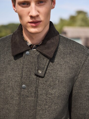Next Jacke in Grau
