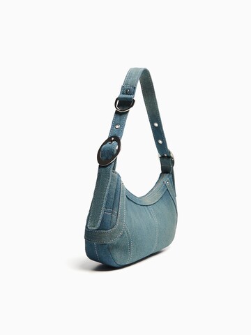 Bershka Shoulder Bag in Blue: front