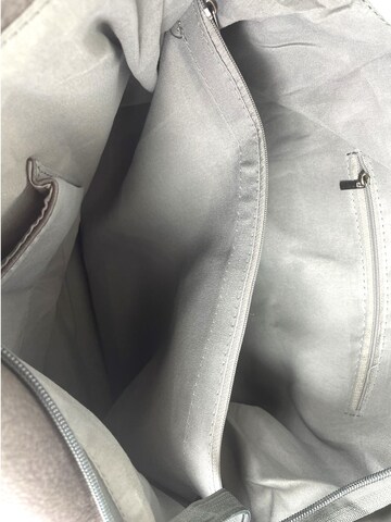 Kumixi Handbag in Grey