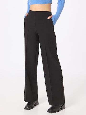 Wide leg Pantaloni cu dungă 'Nelli' de la modström pe negru: față