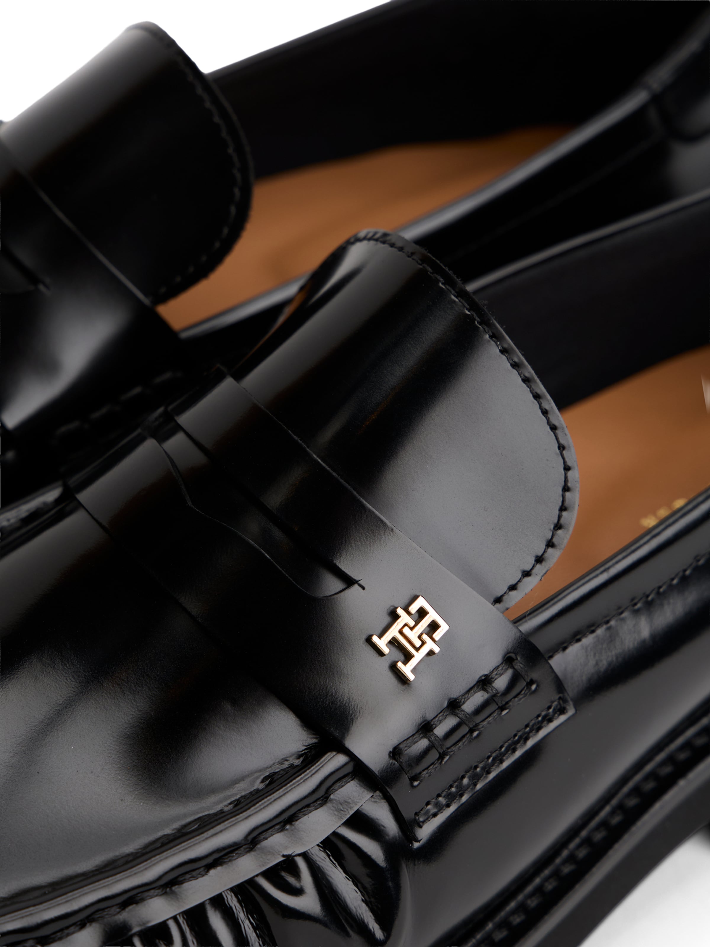 TOMMY HILFIGER Мокасины в Черный