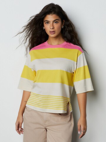 Next Shirts i gul: forside