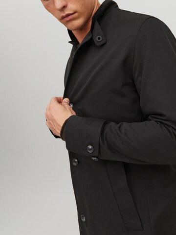 Manteau mi-saison 'CARL' JACK & JONES en noir