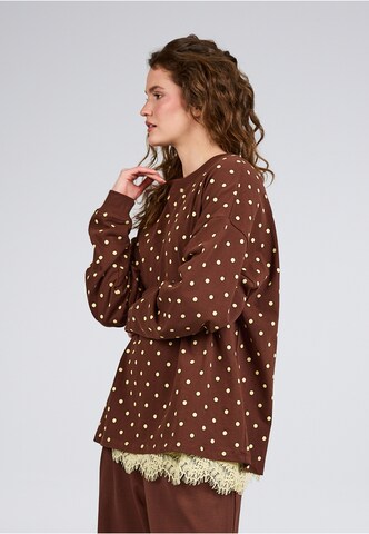 OH APRIL Shirt 'Little Things' in Bruin