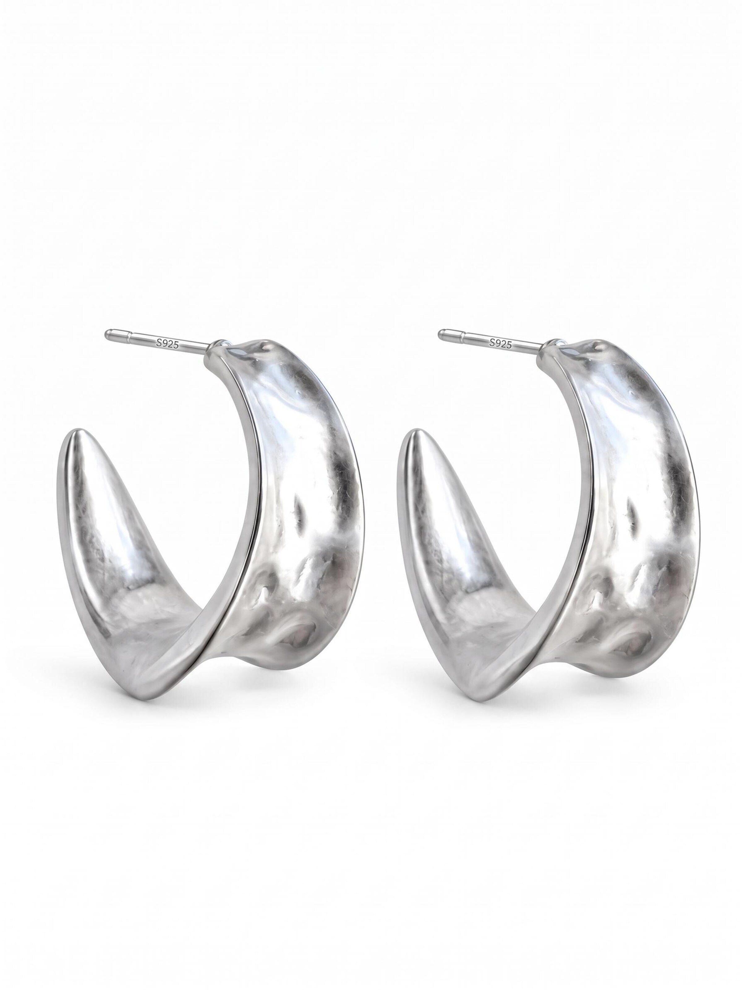 Kamakula Earrings 'Sculptural Chunky' in Silver: front