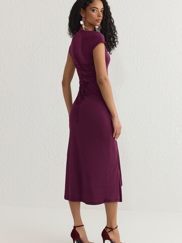 Trendyol Jurk in Lila