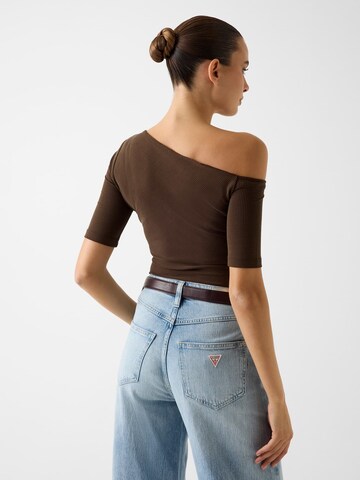 GUESS Top in Braun