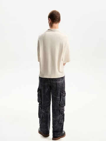 Bershka Baggy Džíny s kapsami – černá