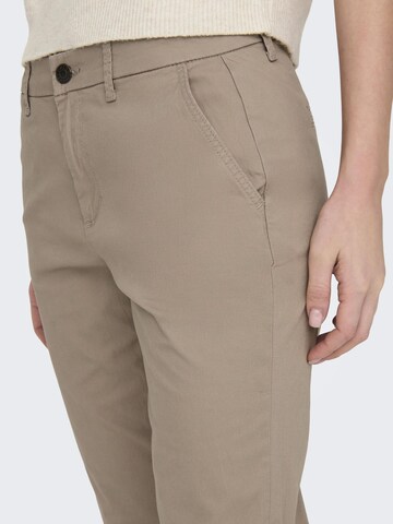 ONLY Slimfit Chinohose in Beige