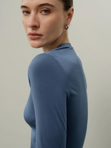 Lilysilk - Camiseta 'Seide Breeze Jersey Sensibles Top' en azul