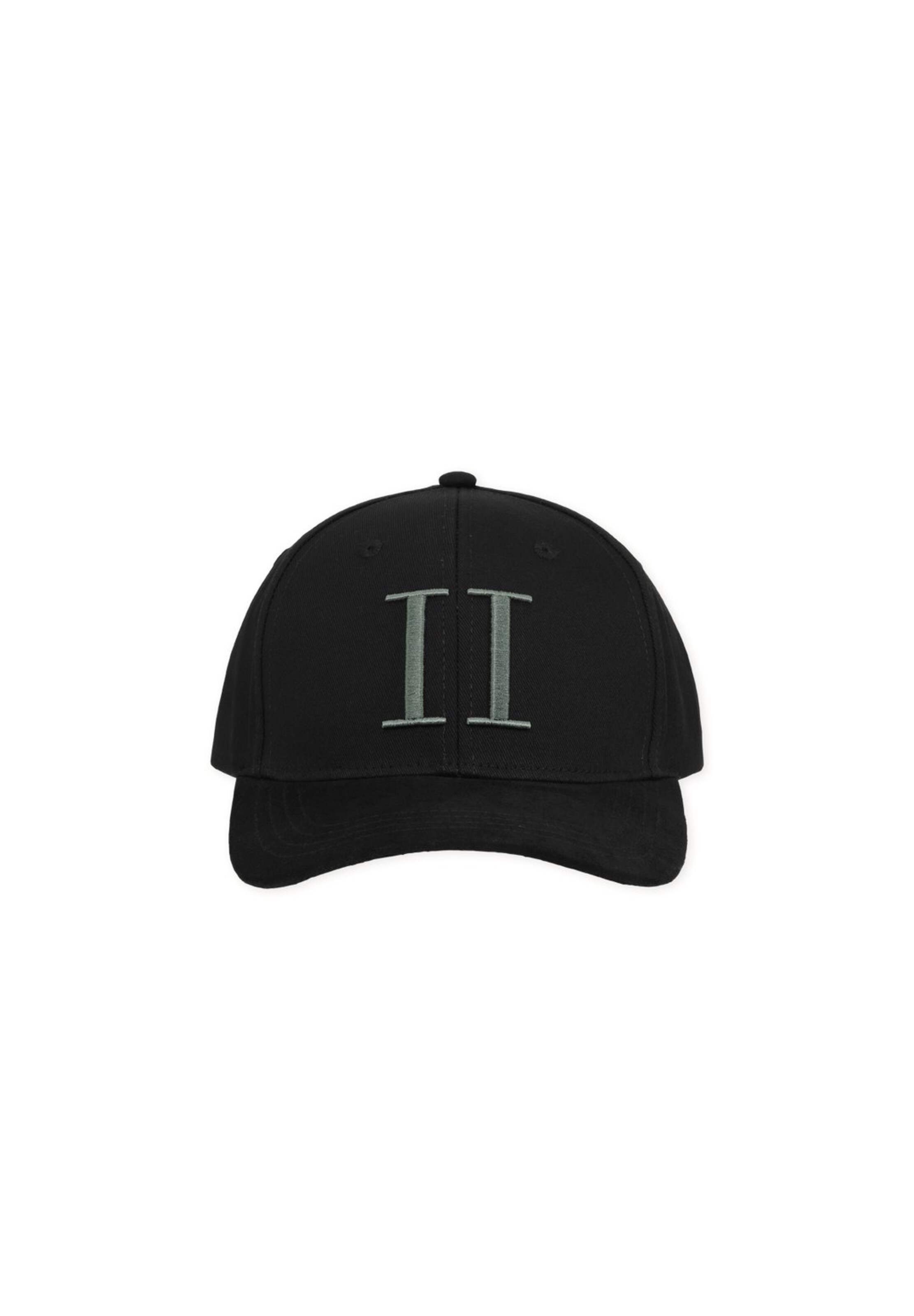 Les Deux Cap in Black: front