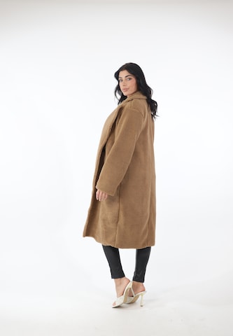 Cappotto invernale di Elara in marrone