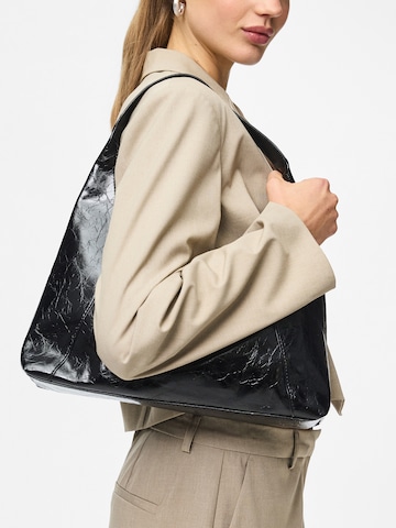 PIECES Shoulder Bag 'PCJOYE' in Black