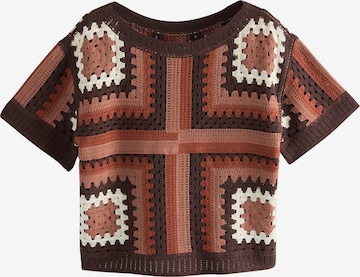 Tricou de la Next pe maro: față