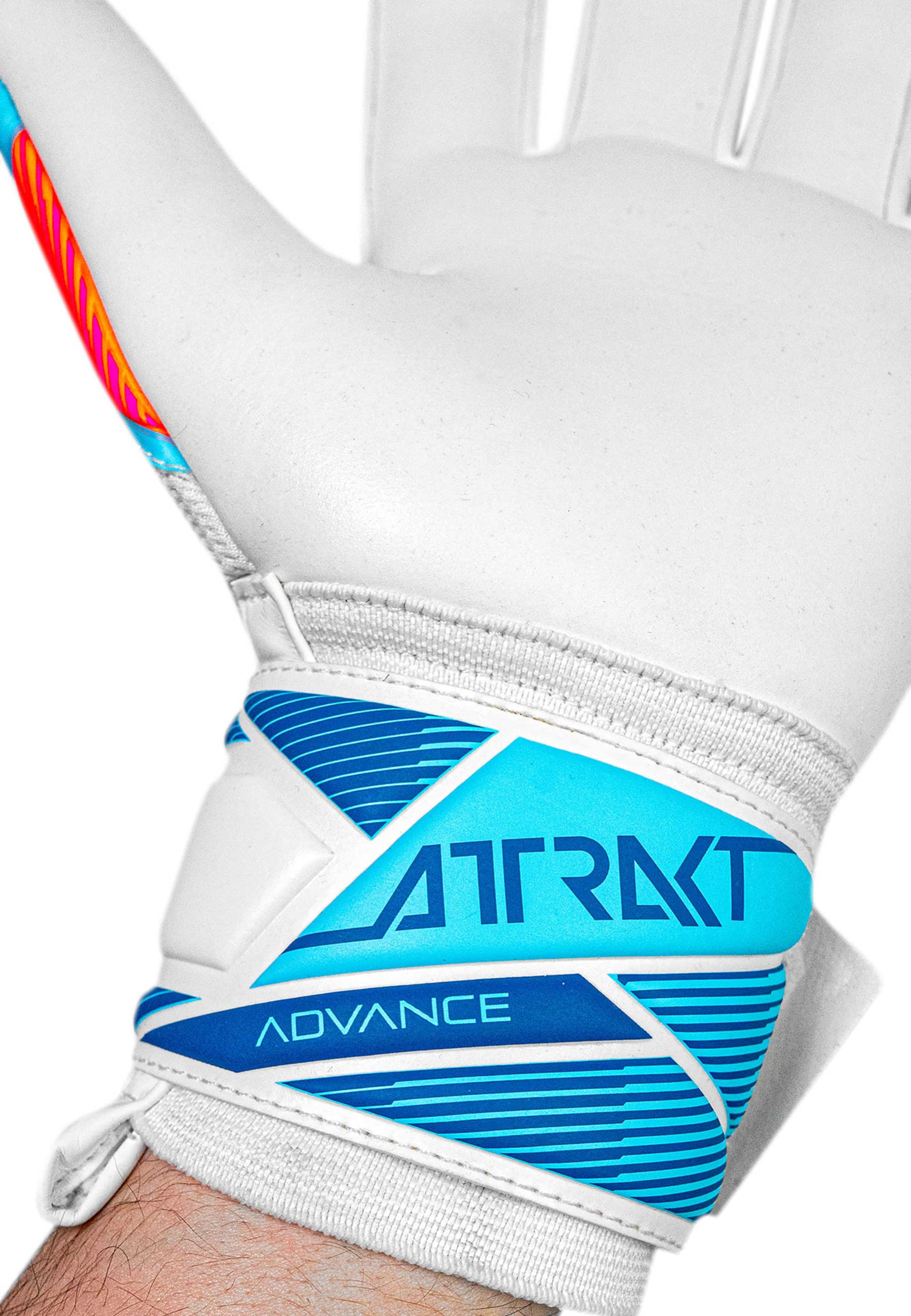 REUSCH Sports gloves 'Attrakt Advance' in White