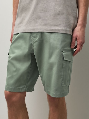Loosefit Pantalon cargo Next en vert
