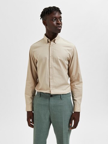 SELECTED HOMME Slim fit Button Up Shirt 'Theo' in Beige: front