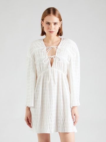 Robe TOPSHOP en blanc : devant