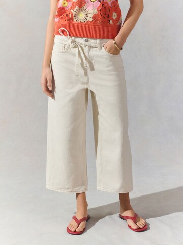 Loosefit Jeans di Next in beige: frontale