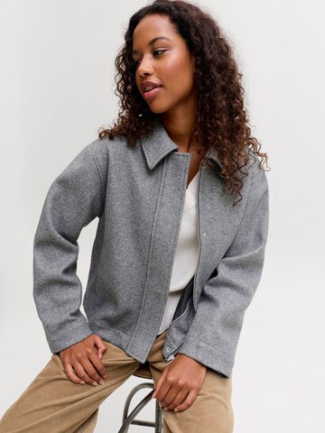 JJXX Between-season jacket 'JXWilma' in Grey