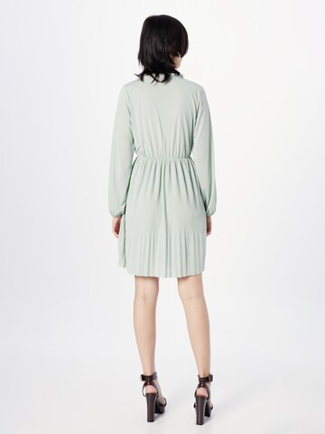 Rochie 'Lotti' de la ABOUT YOU pe verde