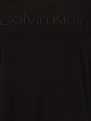 Bluză de molton de la Calvin Klein Curve pe negru
