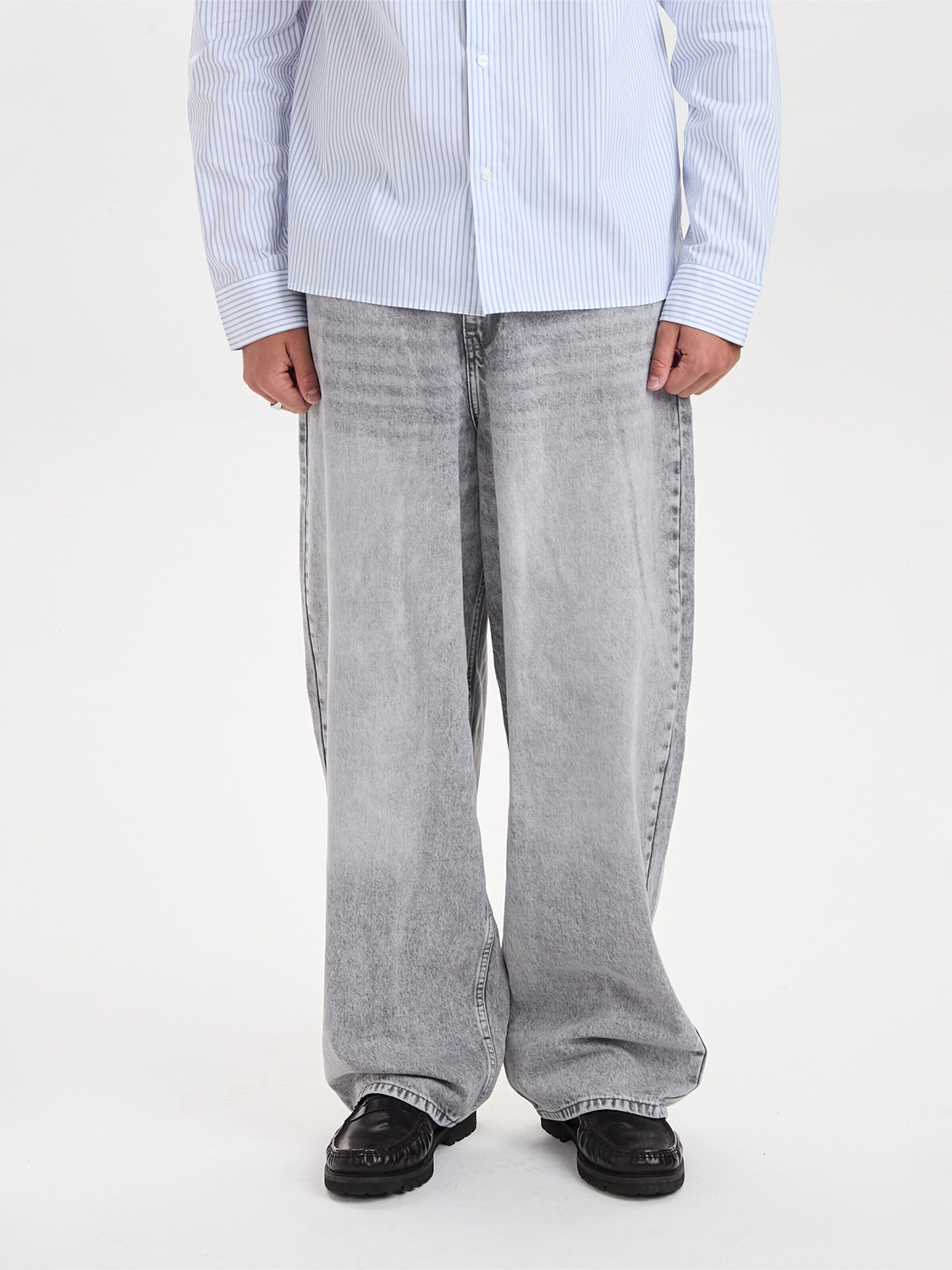 Dxnmxrk - Perna larga Calças de ganga 'DXHarald Wide Fit Jeans Grey' em cinzento