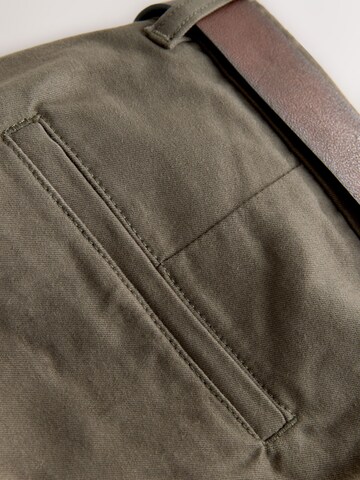 regular Pantaloni chino di Next in grigio