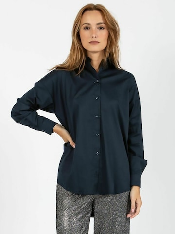 Coster Copenhagen Shirt ' Boxy ' in Blue: front