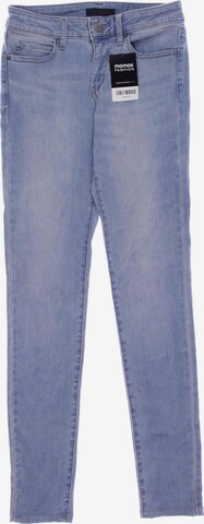 UNIQLO Jeans in 23 in Blue: front