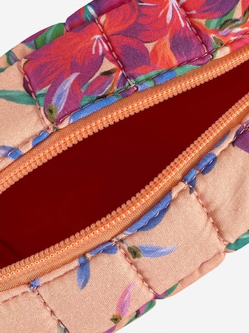 Marylène Madou - Bolsa de maquillaje 'Quilted Small ‘Hydrangeas’ in Light Coral Toiletry Bag / Wash Bag' en rosa