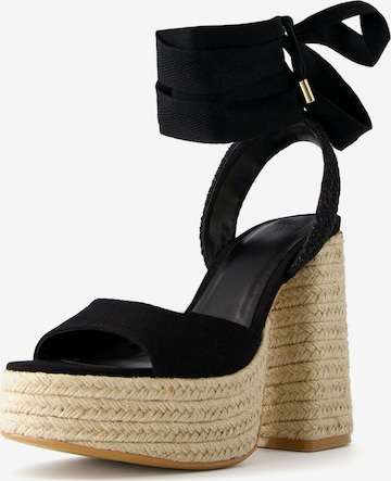 Bershka Sandals in Black: front
