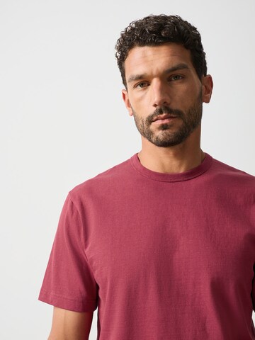 Next Shirt in Red