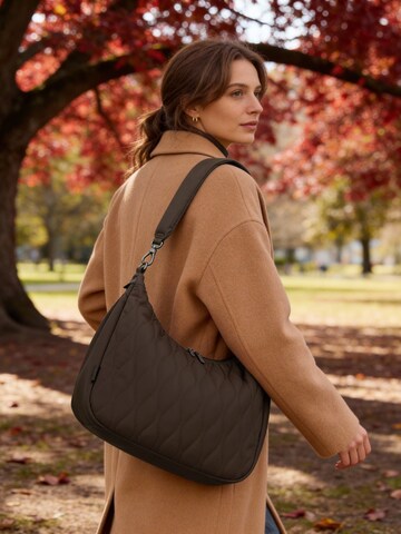 ZWEI Shoulder Bag 'FUNDA FUN140' in Brown