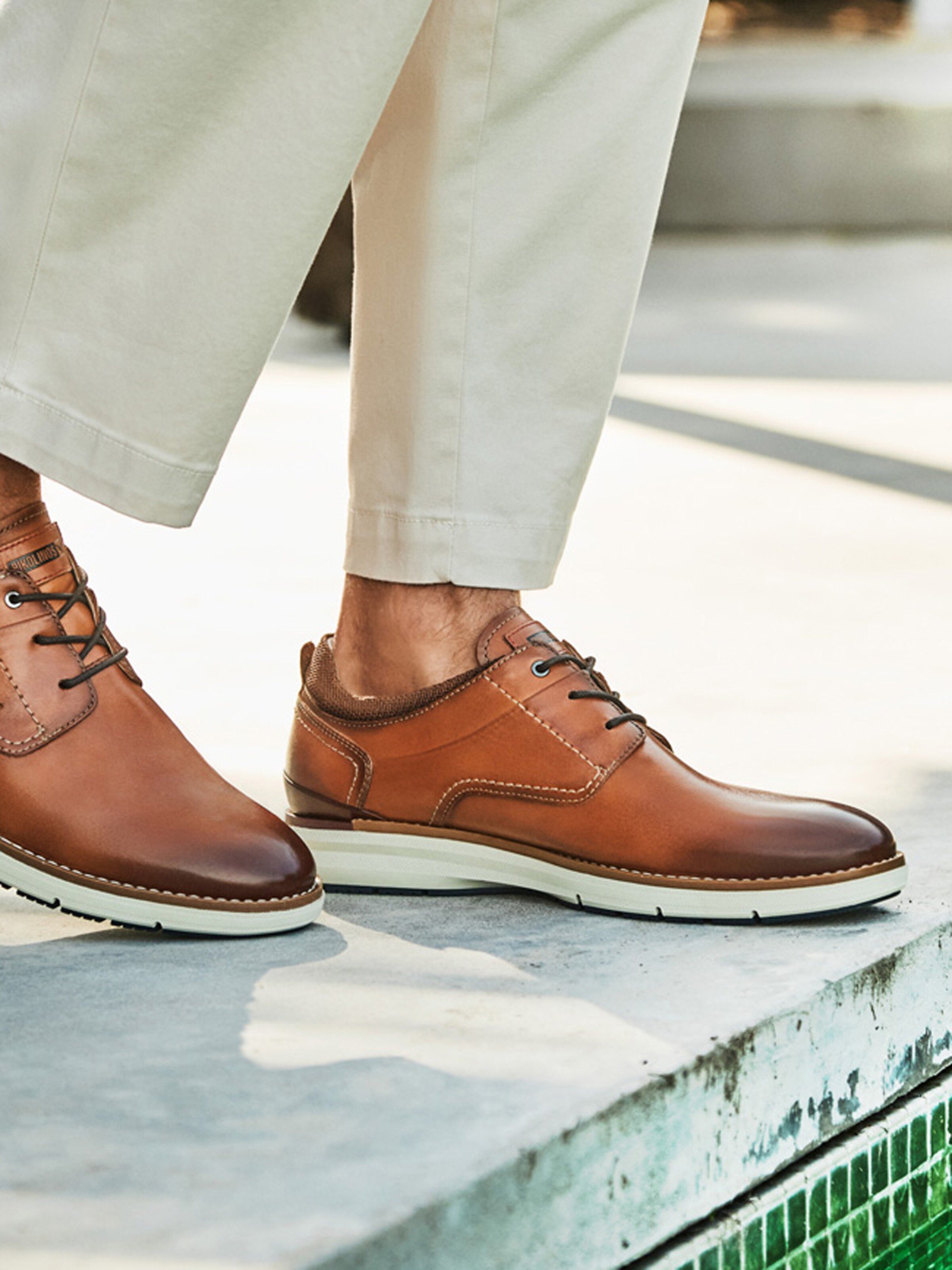 PIKOLINOS Urheilulliset nauhakengät 'Manacor' värissä punainen