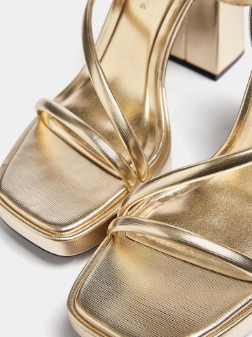 Pull&Bear Sandals in Gold