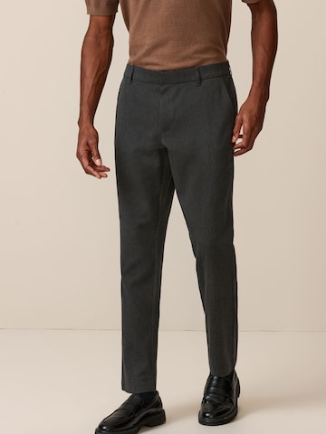 Loosefit Pantaloni chino di Next in grigio: frontale