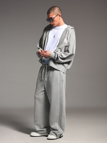 Bershka Широки крачоли Дънки в сиво