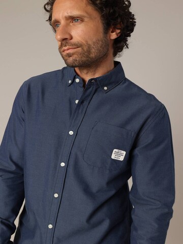 Coupe regular Chemise 'NAOKO' Deeluxe en bleu