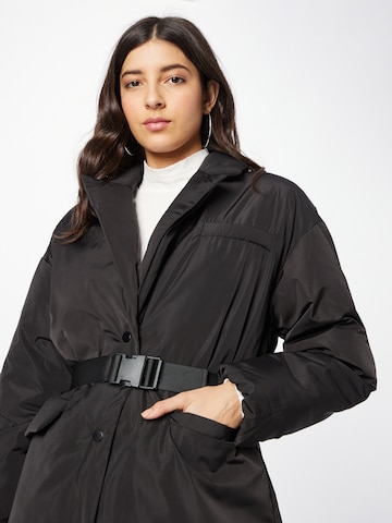 Veste mi-saison 'Astrid' ONLY en noir