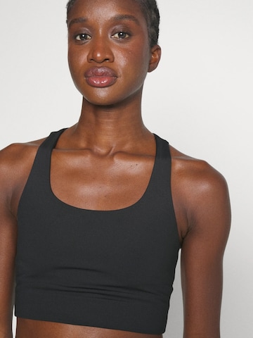 Girlfriend Collective Bustier Sport bh ' Paloma ' in Zwart