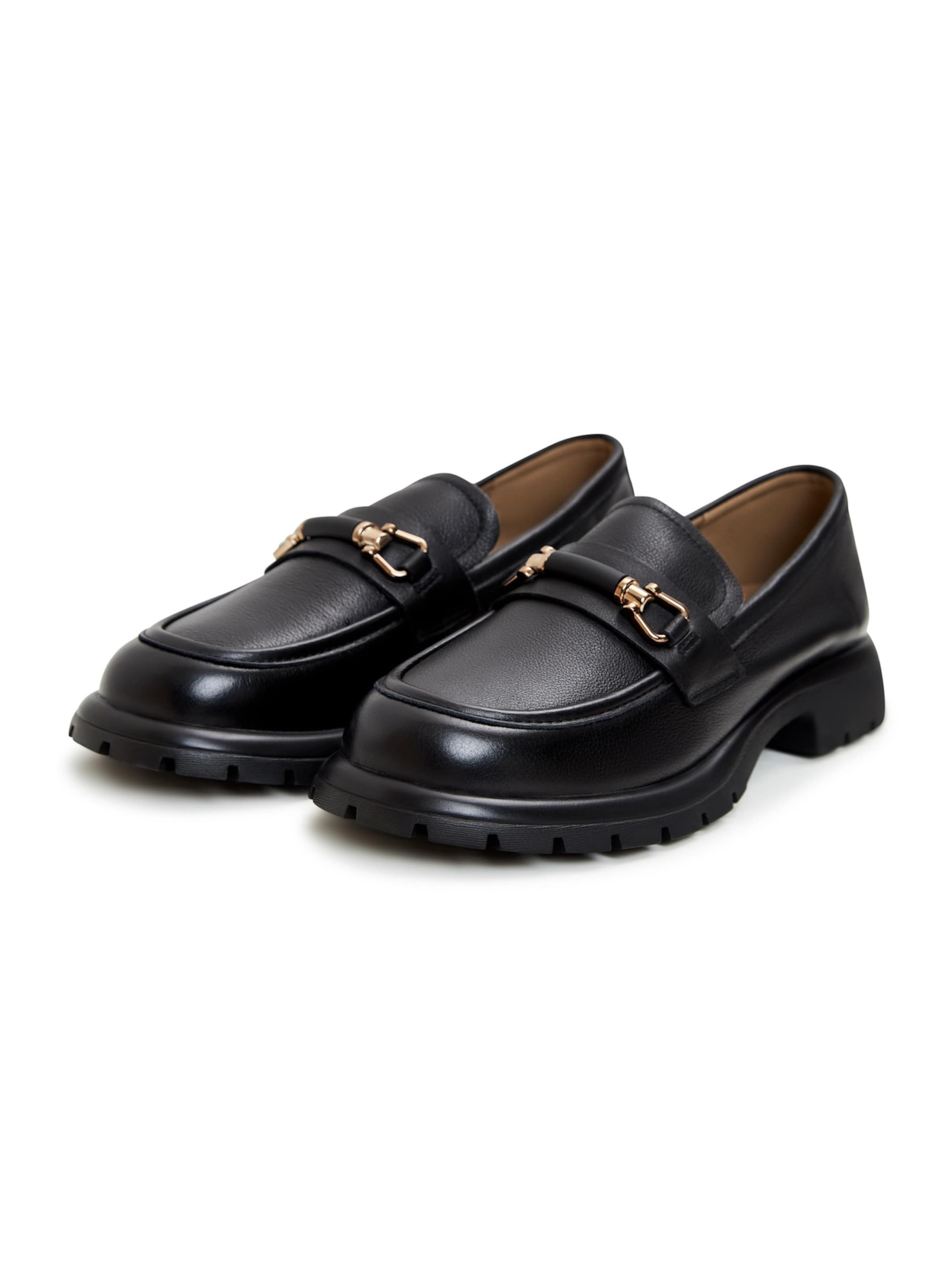 Chaussure basse CESARE GASPARI en noir