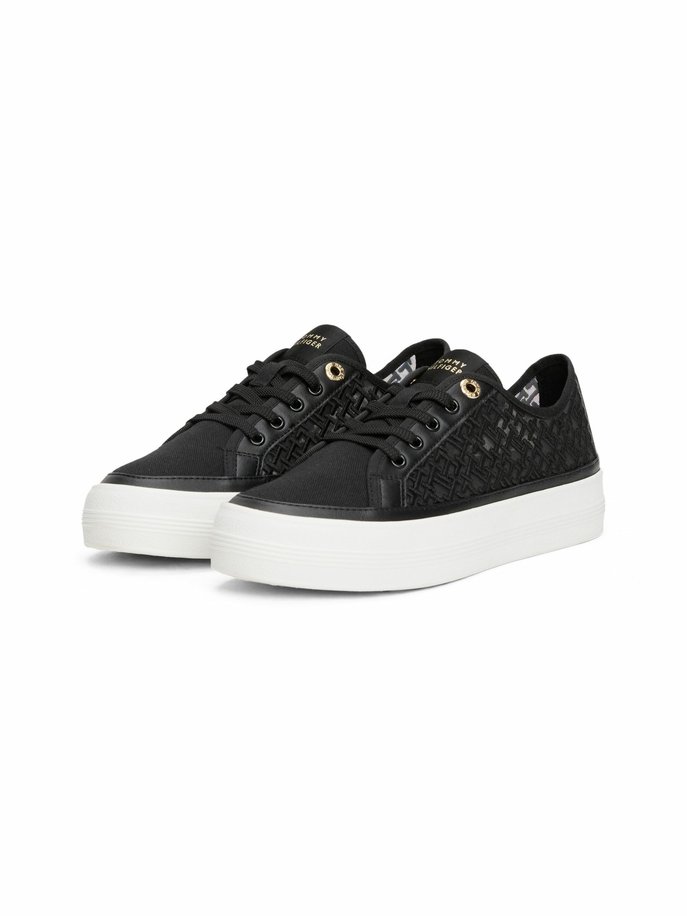 TOMMY HILFIGER Sneaker in Schwarz