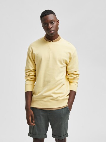 SELECTED HOMME Sweatshirt 'Jason' in Yellow: front