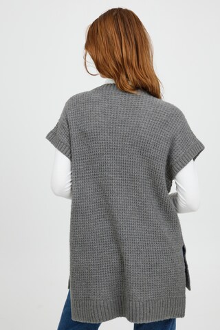b.young Strickweste in Grau