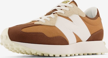 Baskets basses '327' new balance en marron : devant