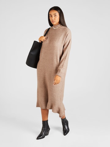 Vero Moda Curve Knitted dress 'KADEN' in Brown