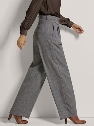 MADELEINE Loosefit Hose in Grau