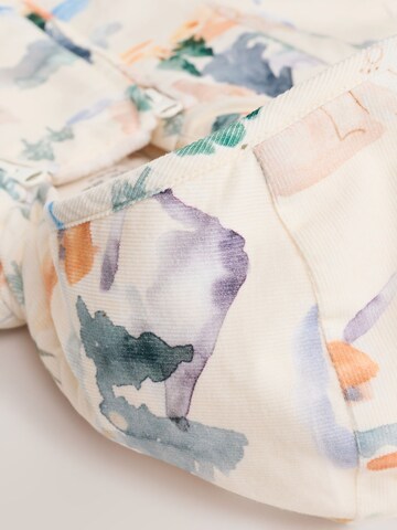 Next Overall σε λευκό