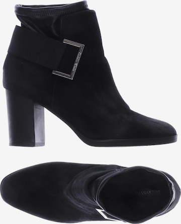 Calvin Klein Dress Boots in 38 in Black: front